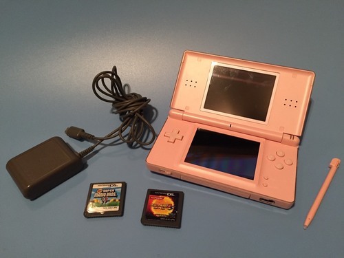 ニンテンドーDS Lite ピンクとソフト２本(送料無料