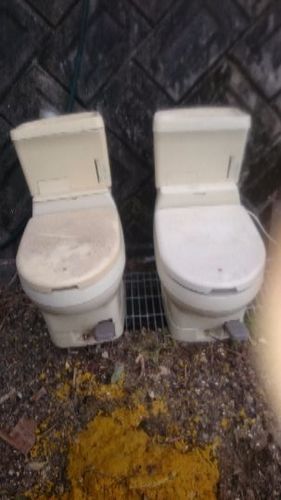 建築資材　中古 トイレユニット2点　引取出来る方譲ります