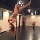 ポールダンス始めませんか？ 初心者 ポールダンスクラス生徒募集中！！入会金無料です。の画像