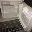 小さい冷蔵庫の画像