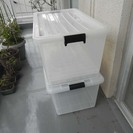 プラスチック製押入れ用衣類ボックス２個の画像