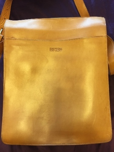 独ブランド BREE ほぼ新品 ヌメ革ショルダー