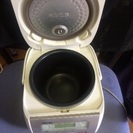 中古美品 炊飯器 東芝 TOSHIBA RC-5NS の画像