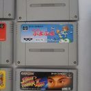 スーパーファミコン本体、ソフト6本、スーパーマリオワールド攻略本の画像