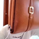 【半額】本革ブランド長財布 カード入れ多 ランドファスナータイプで中身も安心※少々難ありの画像