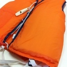 値下げ。中古格安救命具・ライフジャケット　子供・幼児。　オレンジ/紺縁取り、笛付タイプ、１個　ｗ４４ｈ４６ｃｍ。使用感少。中国製。他のタイプもご覧下さい。の画像