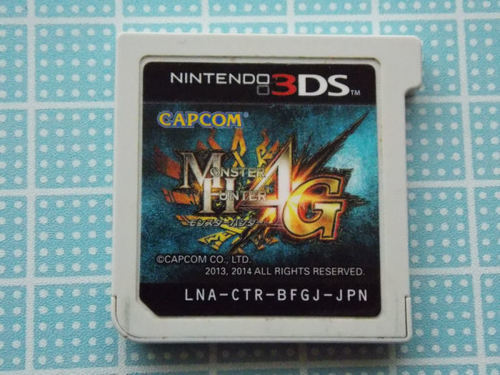 モンハン4gのカセット売ります。