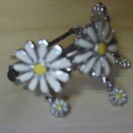 マーガレット風✿花柄バレッタ 💛 ヘアアクセサリーの画像