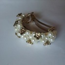 ゴールド🌺とパール調バレッタ 💛 ヘアアクセサリー の画像