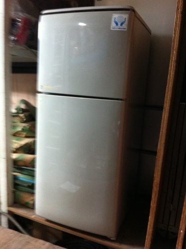 中古短期使用冷蔵庫　大宇電子２ドア。　１１２Ｌ,、ＤＲ－１１２　ホワイト　保障1カ月