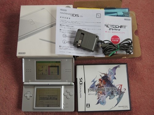 DS lite ソフト1本付き NINTENDO 任天堂