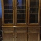 しっかりした作りの食器棚 (カリモク製)を引取り限定で出品します (引き渡し完了に付き受付を終了しました)．の画像