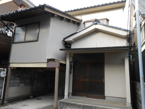 値下💴⤵️一戸建て貸家格安5.5万円金沢市内町なか、駐車場付き
