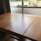 IKEAダイニングテーブルの画像