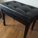 ピアノ椅子の画像