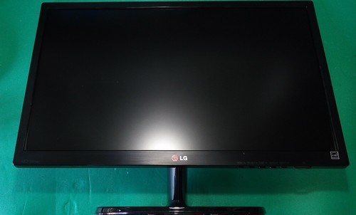 ＬＧモニター２３インチ