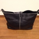 本革 黒のトートバッグの画像