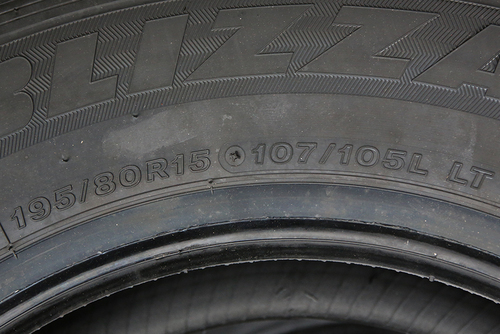 限定【予約必須】超格安 2019年製造◆新品スタッドレス◆ハイエース用 195/80R15 107/105L LT ブリヂストン BL
