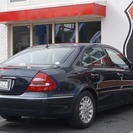 【誰でも車がローンで買えます】　メルセデスベンツ　Ｅ２４０　ワンオーナー、純正ＤＶＤナビ、クルーズコントロール、ＥＴＣ、シートメモリー、純正アルミ　完全自社ローン※金利０％の画像