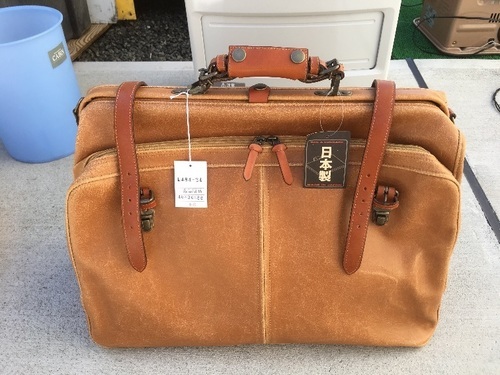 新品未使用品 本革ショルダーバッグ
