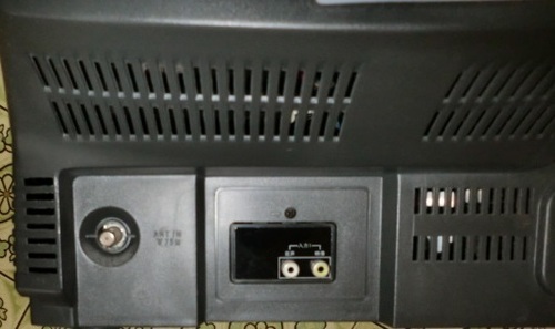 日立14型ブラウン管カレーテレビ14CL-HR8E (GG) 深井のテレビ