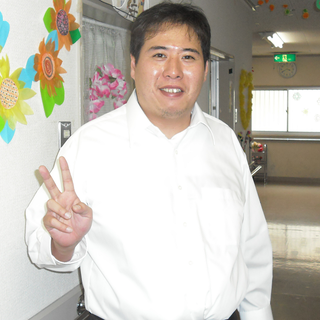 ★正社員募集★グループホーム★賞与年２回★ケア職員大募集★