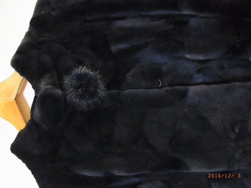 ５０００円引き! 最上級のシェアードミンクのコート。珍しい綺麗な青色,絹の裏胴。大きいサイズ。いま５０００円引き４.７万円