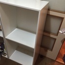 白いカラーボックスの画像