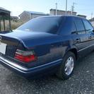 1995年モデル　メルセデスベンツＥ３２０（Ｗ１２４）最終モデル　車検 29年3月　走行 20,763km　ディーラー車（ヤナセ物）、右ハンドル、5速AT、レーダー探知機内蔵ルームミラー（バックカメラ付き）、コンビのステアリングホイール、オリジナルの画像