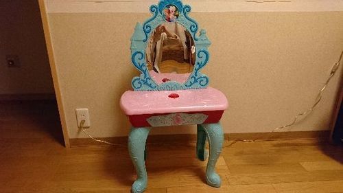 アナと雪の女王 キラキラ光るドレッサー