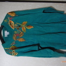 刺繍のデザインセーター。綿混。男女兼用。の画像