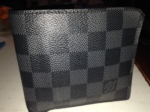 LOUIS VUITTONの二つ折り財布（メンズ）