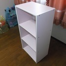 100円売切り、カラーボックス＆本棚の画像