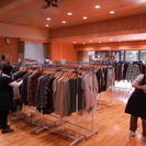 老人ホーム等の施設での洋服の出張販売！時給ドライバー1530円（準中型）、1330円（普通免許）の画像