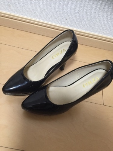 エナメルパンプス