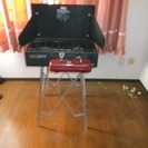 コールマンツーバーナーとスタンドの画像