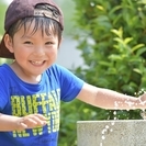 【ステージジャズ・タップダンス、舞台・芸能準備クラス（六本木教室）】子供は、自信を持って取り組める／臨めるものがたった一つあるだけで、他の様々なことに大きな効果と良い影響をもたらします。大きくなってから始めたのでは遅い習い事がたくさんありますが、舞台やステージで子役として活躍したり、キッズダンサーや養成所のオーディションを受けるにも、必要なダンスや表現があります。メリーでは、初めてダンスに触れるこどもさんから舞台や芸能に進みたい子まで、表現や臨み方も導いていきます。の画像