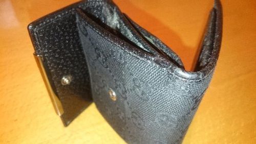 グッチ 二つ折り財布