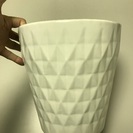 陶器の花瓶の画像