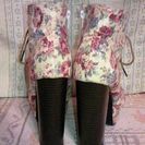 花柄ショートブーツ☆23.0cm☆アイボリー系の画像