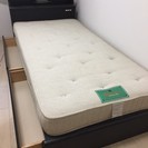 転居を機会にシングルベットと机をどなたかに譲ります。の画像