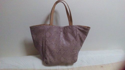 お値下げしましたパイソン柄トートバッグ