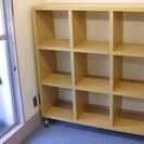 とても丈夫な木製棚★レコード・書籍・飾り棚に★良品！期間限定4/23（日）受付終了！おまけ付き★IKEAランプ未使用の画像