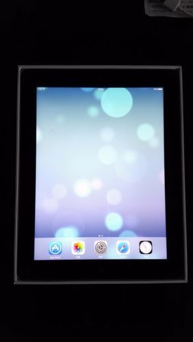 iPad　Retinaディスプレイ第３世代　32GB Wi-Fiモデル　ブラック