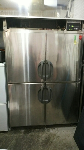 業務用中古・　冷蔵冷凍庫　URN-42PE1　　冷凍　３８９L　冷蔵　３８９L