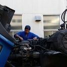 ★正社員★自動車整備士募集【月給18～40万】未経験可・経験者優遇　トレーラーやトラック・ダンプなどを主に扱う整備工場で、あなたも働いてみませんか？の画像