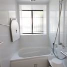一戸建てリノベーション「茶山ゴコ」5号室 木窓の部屋 − 福岡県