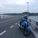 8月に