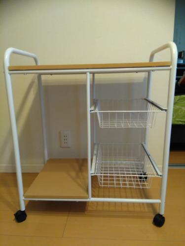 再出品、キッチンワゴン　使いやすくておしゃれです。