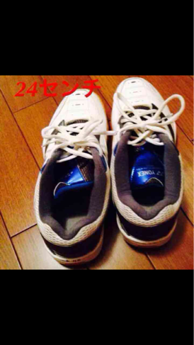 美品❗️ バドミントンシューズ 23.5センチ